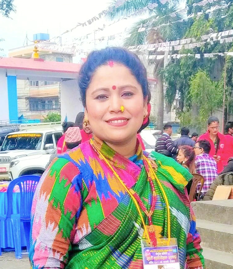 ‘दाउरा बेचेर पोशाक किन्नुपथ्र्यो’