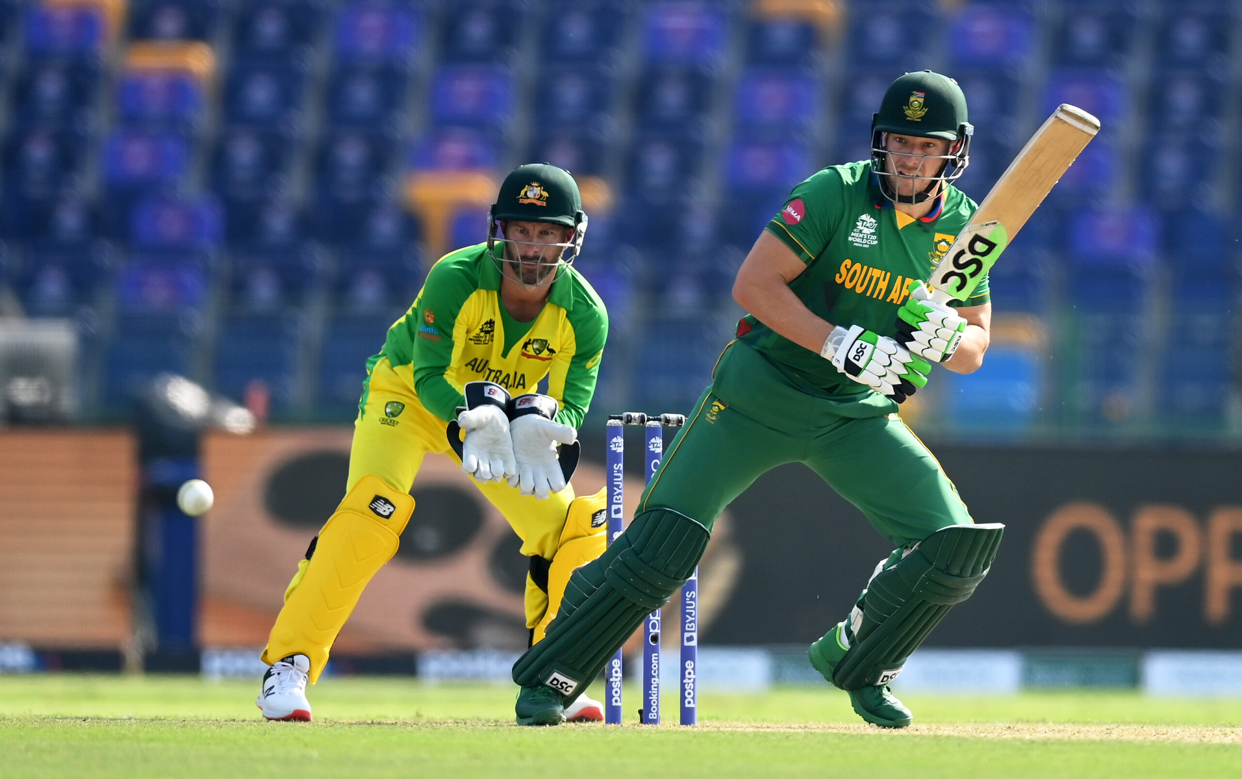 दक्षिण अफ्रिकाको कमजोर प्रदर्शन, अष्ट्रेलियालाई ११९ रनको लक्ष्य