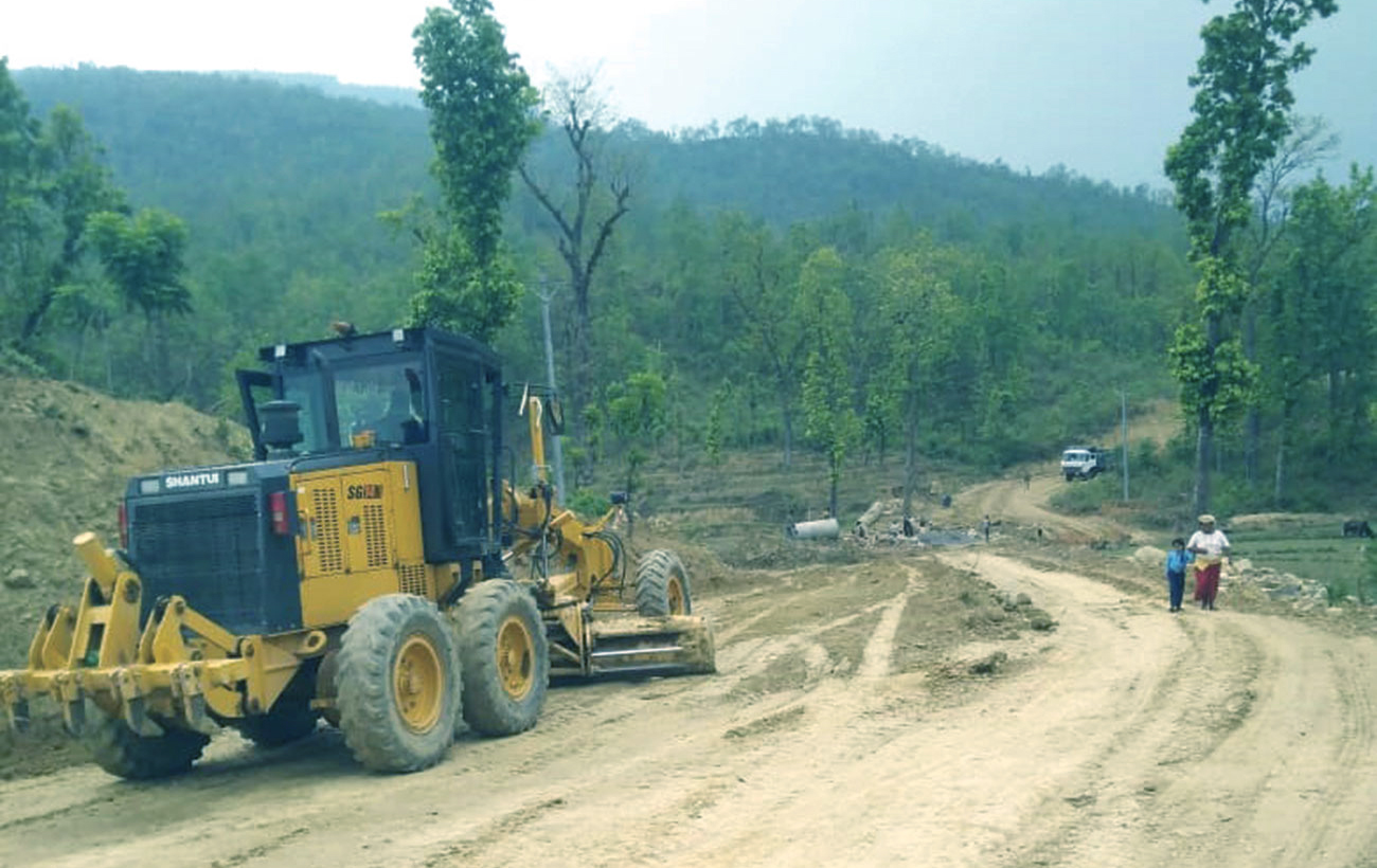मदन भण्डारी राजमार्गः रुख कटानको अड्चन हट्यो