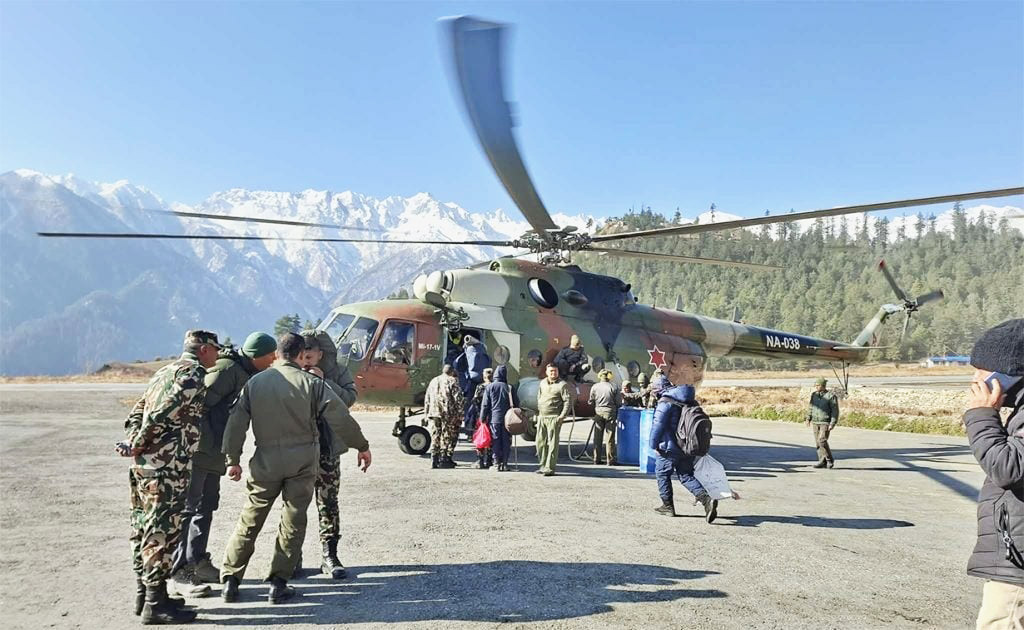 मतदानस्थलमा निर्वाचन सामग्री